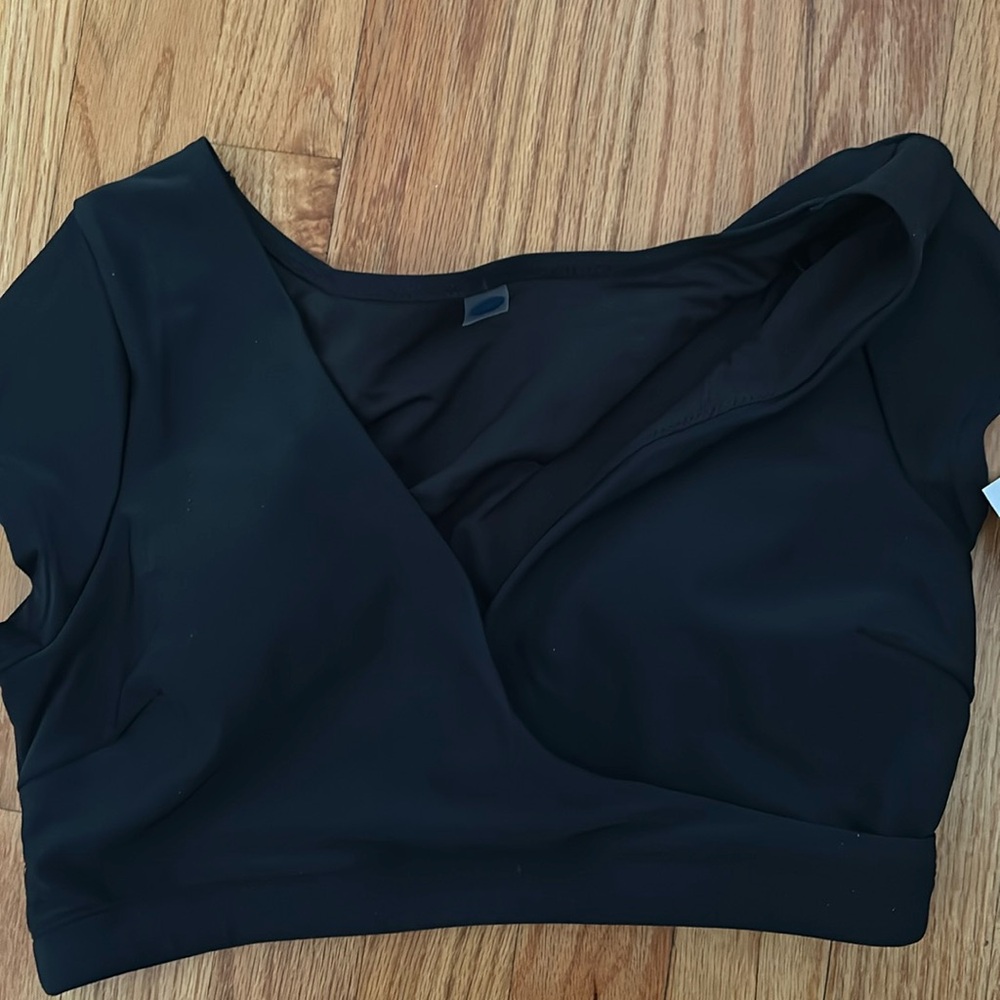 Old Navy black short sleeve bathing suit top NWT medium